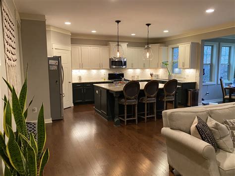 Blue Bottom Cabinets And White Uppers - 10 Amazing Blue Kitchen Cabinets Ideas – Your Dream Kitchen