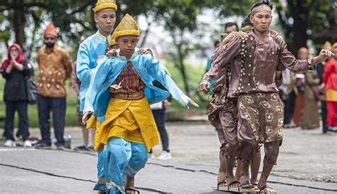 Kemeriahan Pekan Kebudayaan Daerah Sumatera Selatan Foto Tempo Co