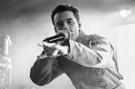 Stream And Download Logics New Single Everybody