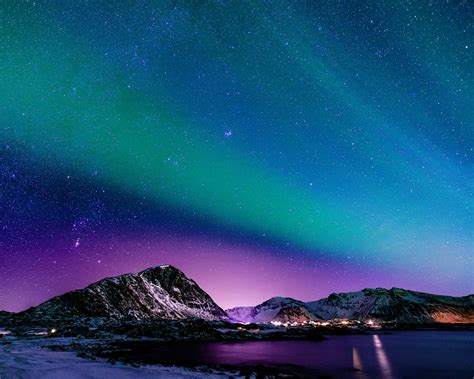 Danni Efraim Photography The Northern Lights Over A Village On Lofoten