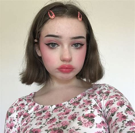 Check spelling or type a new query. Pin by Blackrose on FACE. | Fashion makeup, Aesthetic hair ...