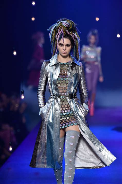 The official facebook page of new york fashion week: KENDALL JENNER at Marc Jacobs Runway Show at New York ...
