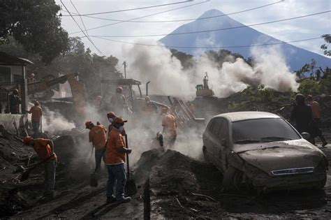 Guatemala Volcano Devastating Photos After Fuego Eruption Time Vlr