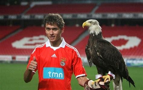 Com este castigo, jardel irá falhar os próximos dois jogos oficiais do benfica em portugal: Morreu o filho do ex-jogador do Benfica Keirrison ...