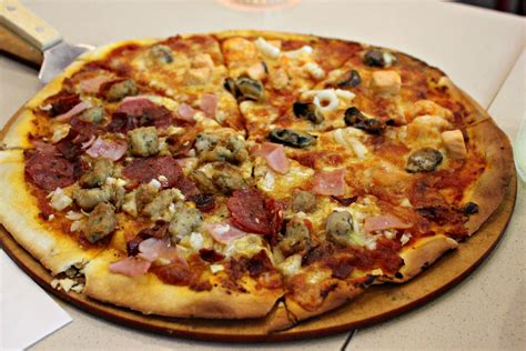 The Half And Half Pizza Pizza Photo 33490675 Fanpop