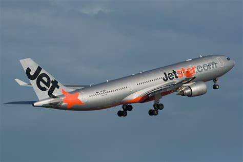 Jetstar Airbus A330 200 Vh Ebb Departing Syd Now With Par Flickr