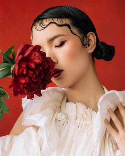 Her work includes covers, fashion films, and editorials for vogue japan, elle singapore. Jingna Zhang 张晶娜 on Instagram: "Hi fam it's been a while ...