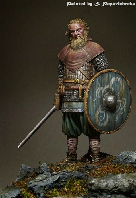 Cette vidéo réalisée par deux étudiantes de l'institut pratique du journalisme propose un reportage tourné à la section escrime médiévale de l'usae. Peinture historique, Escrime médiévale, Figurines peintes