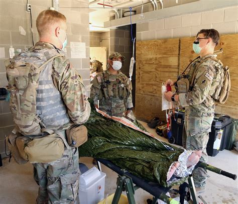 New Medcoe Combat Paramedic Program Class Graduates Joint Base San Antonio News