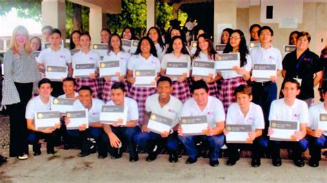 Alumnos Del Ic Obtienen Certificados En Microsoft La Prensa Panamá