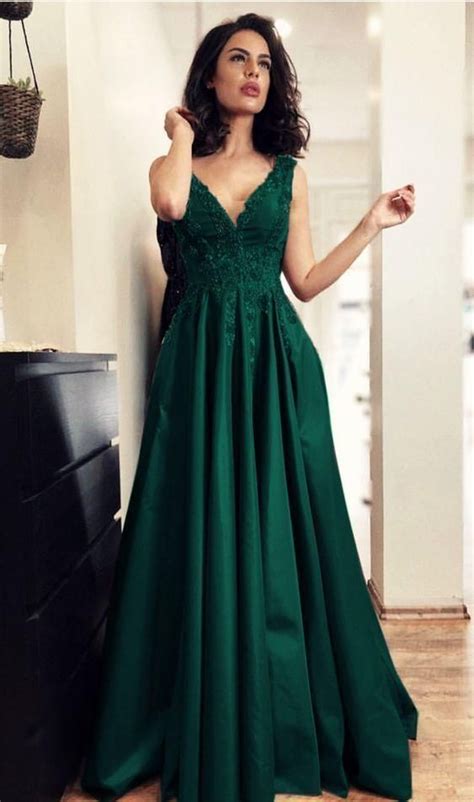 Best Prom Dresses 2019 With Images Green Evening Gowns Dark Green