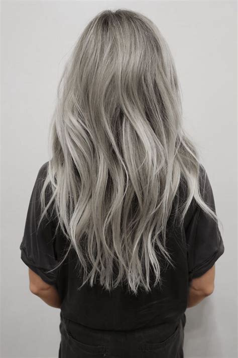 Drastic color changes are always difficult, but going from blonde to black is far easier than going from black to blonde, because you don't have to worry about damaging lightening agents, like bleach. Silver hair dye on blonde hair | Nail Art Styling