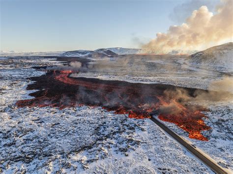 A Volcano In Iceland Is Erupting Again Spewing Lava And Cutting Heat
