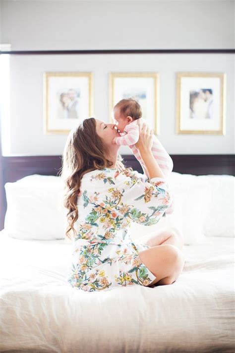 30 Stunning Mom And Baby Photo Shoot Ideas To Try At Home Newborn