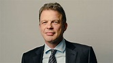 Deutsche Bank: Christian Sewing braucht Glück und eine Fusion - manager ...