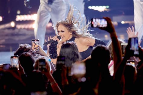 Photo Jennifer Lopez Iheart Radio Awards Icon Award Performance Pics