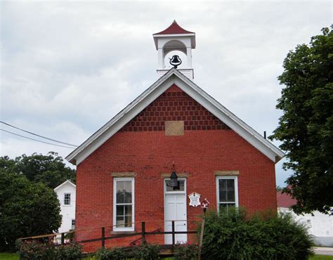 Historic Little Red Schoolhouse Allows Students Public To Experience