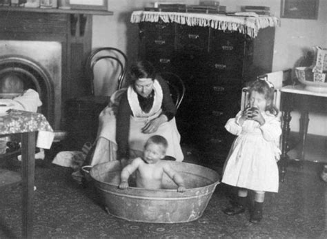 Bathing In 1889 Fotos Antiguas Fotos Decoración De Unas