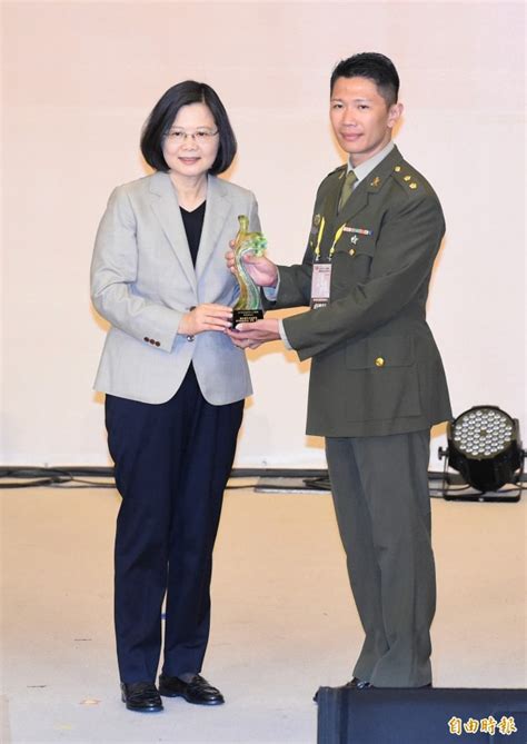 Manage your video collection and share your thoughts. 蔡英文親頒反毒有功人士 林書豪也列名 - 社會 - 自由時報電子報