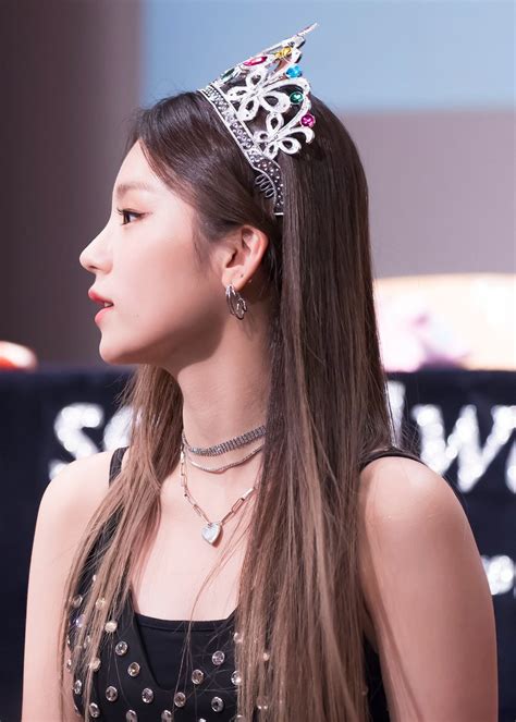 30 Photos Of Itzy Yejis Perfect Side Profile That Proves Every Angle