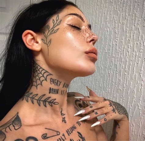 Татуировки In 2020 Girl Face Tattoo Face Tattoos For Women Hairline Tattoos