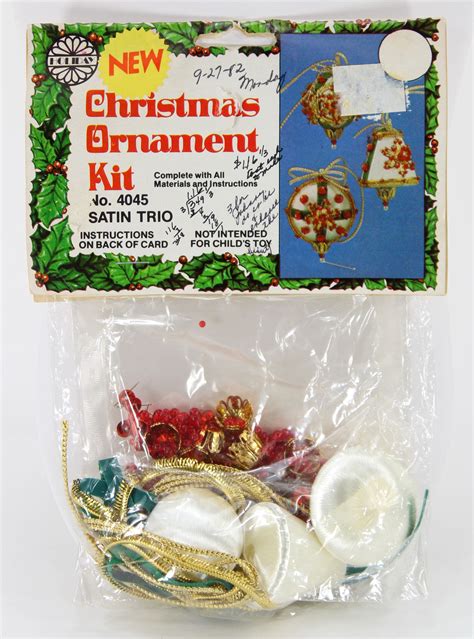 Christmas Ornament Kit Holiday Industries Satin Trio 4045 Makes 3
