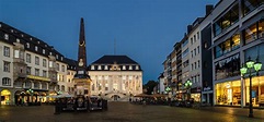 Bonn. Marktplatz mit Rathaus Foto & Bild | city, world, abendstimmung ...
