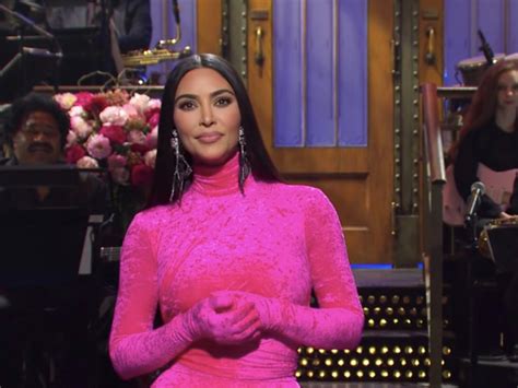 Nicole Browns Sister Calls Out Kim Kardashian Over Oj Simpson Joke On Snl