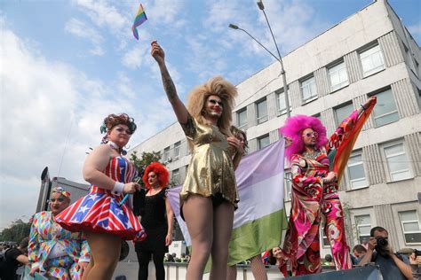 Thousands Attend Gay Pride March In Ukraines Capital The Seattle Times