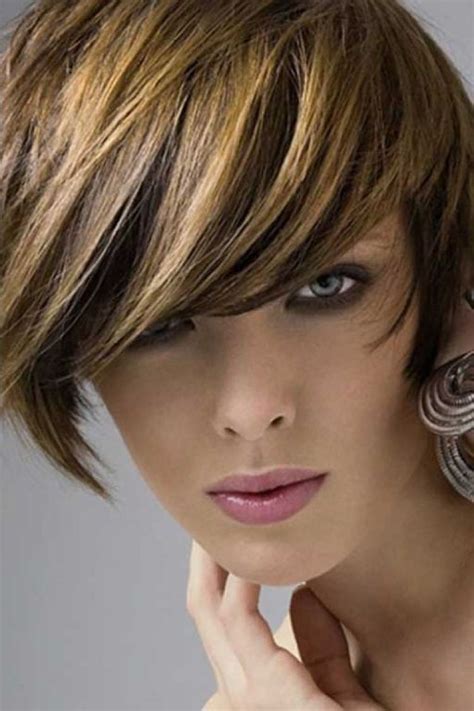 22 Short Brown Hairstyles With Highlights Hairstyle Catalog