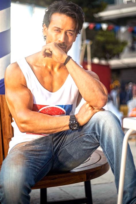 Tiger Shroff Shares Yet Another Motion Poster For Ganpat Bollywood