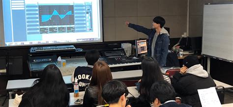 Some students want to emulate their heroes in jazz and classical composition. Introduction - School of Music > Composition Major > Introduction - Kookmin University's College ...