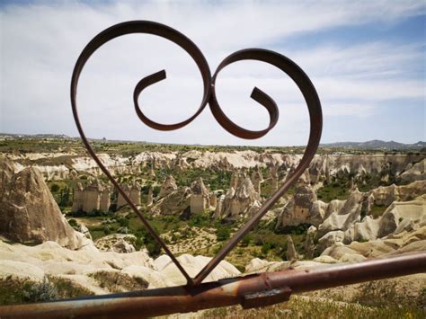 Hiking In Turkey Discover The Love Valley In Cappadocia Göreme