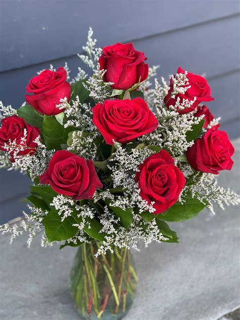 Premium Dozen Red Roses In Lakeville Ct Roaring Oaks Florist