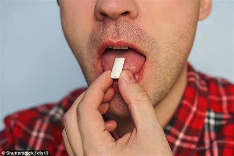 Chewing Gum While Walking Increases Heart Rate And Burns Extra Calories Daily Mail Online
