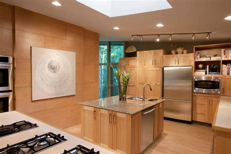 Giving you a more stable door. 42 Best Modern Light Oak Kitchen Cabinets Design - Let's ...