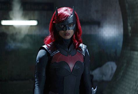 ‘batwomans Javicia Leslie Wants ‘super Black Arrowverse Crossover