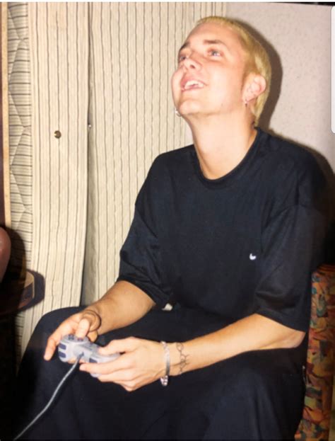 'till i collapse eminem high remix dj trunkys. Eminem playing on a Playstation, late 90's : OldSchoolCool