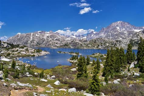 Island Lake In The Wind River Range Rocky Mountains Wyoming Views