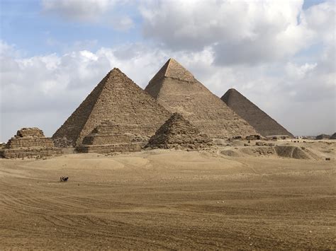 Great Pyramid Of Giza Ik Travelers