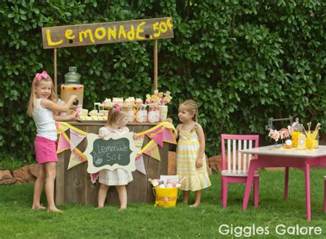 lemonade stand party with diy lemonade stand kits giggles galore