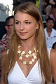 Emily VanCamp Canadian Actress | Emily Irene VanCamp Biography ...