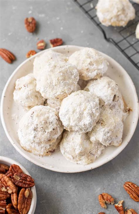 Snowball Cookies Recipe With Pecans Tasty Treats And Eats