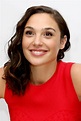 Gal Gadot - "Justice League" Press Conference in London 11/03/2017 ...