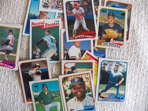 It's a great set overall and features rookie cards of several hall of famers and stars of the day. 1989 Topps Baseball Cards - The Ultimate Guide - Wax Pack Gods