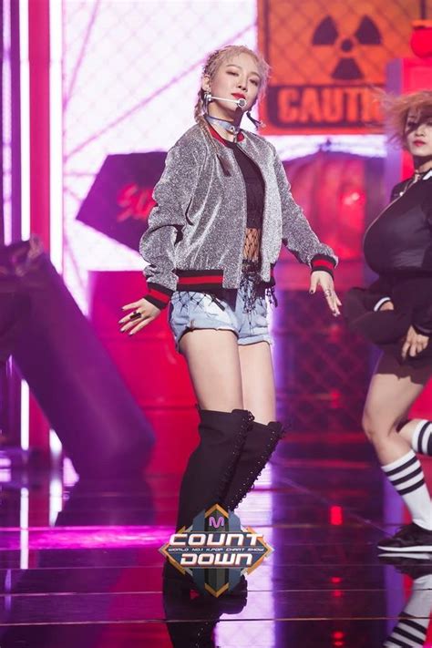 Check Out Snsd Hyoyeon S Official Pictures From M Countdown And Inkigayo Wonderful Generation