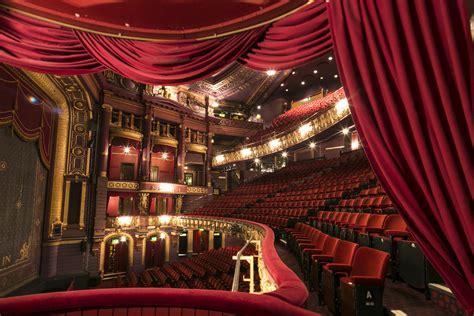 The city has a population of 547,627 (as of 2018). Palace Theatre Manchester - Best Theatre in Manchester ...