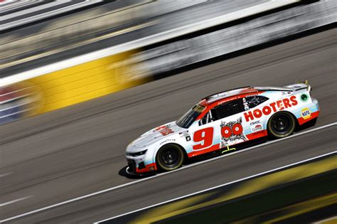 Hooters And Chase Elliott Launch Virtual Restaurant Jayskis Nascar