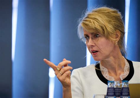Maria cornelia gezina mona keijzer (nata il 9 ottobre 1968) è una politica olandese ed ex funzionario statale che presta servizio. Mona Keijzer gaat 'nog eens goed nadenken over ...