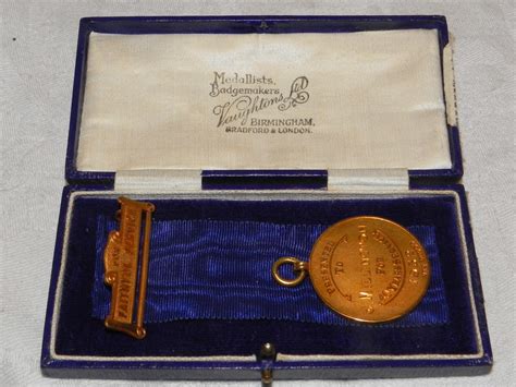 Antiques Atlas Solid Gold 1932 Ici 40yr Service Medal